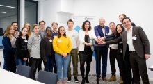 Schirmherrin und Staatsministerin für Digitalisierung Dorothee Bär gab gemeinsam mit Schülerinnen und Schülern den Startschuss für den Jugendwettbewerb myDigitalWorld 2019-2020