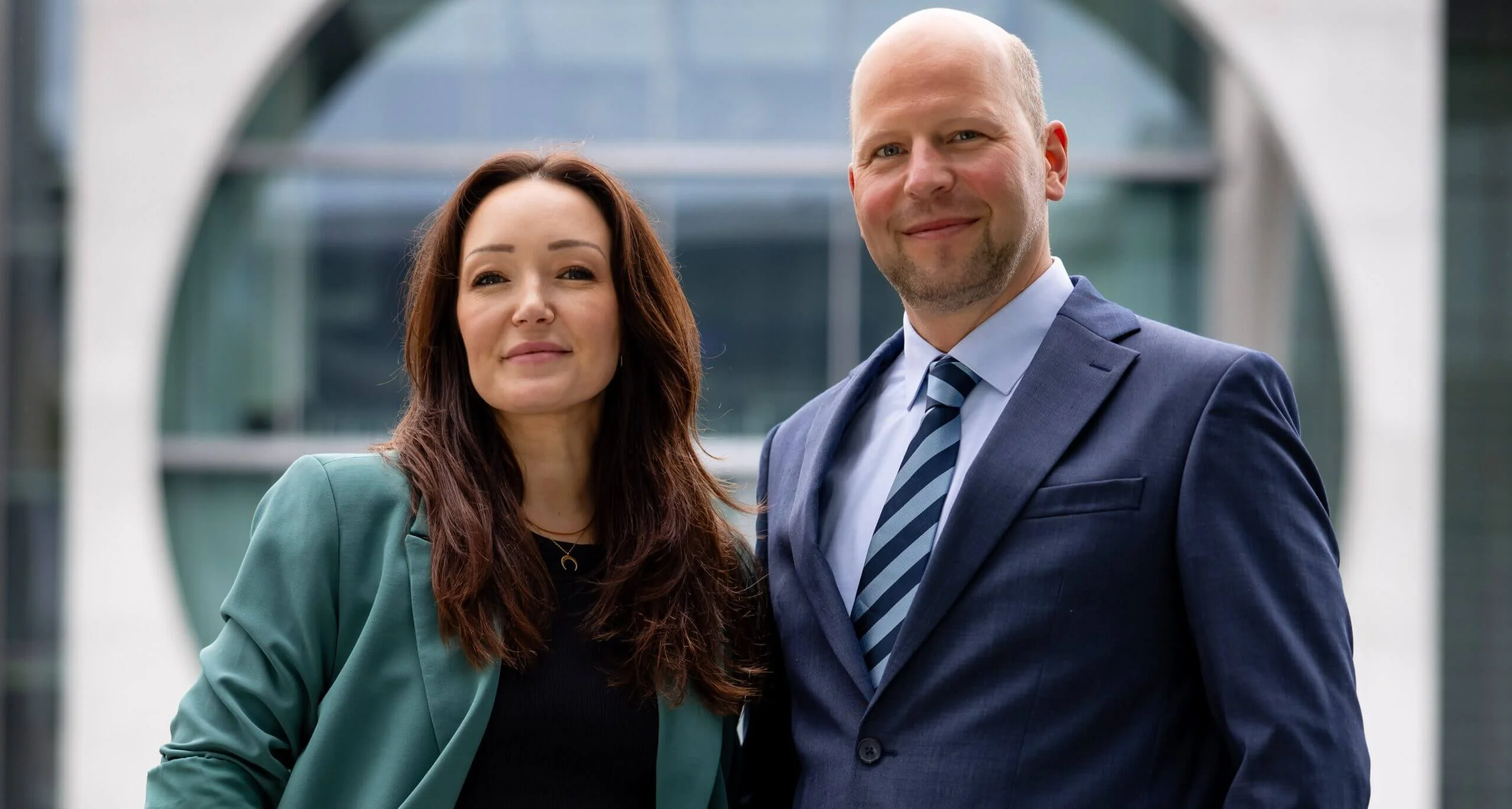 Porträt der beiden Geschäftsführenden Isabelle Rosière und Joachim Schulte.